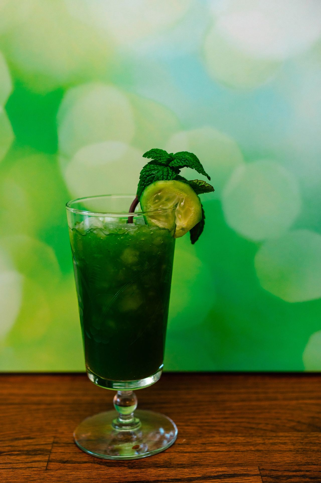 Kale Vodka Tonic made with fresh kale, apple, cucumber, lemon and ginger. Claire Keathley Photography