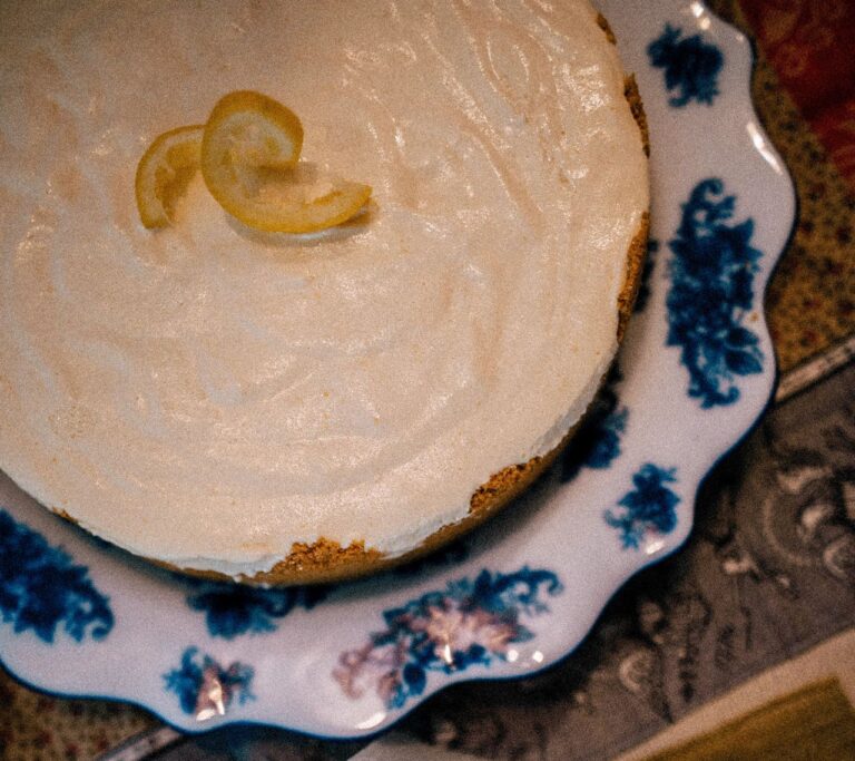 OLD-FASHIONED LEMON ICEBOX PIE FOR A COOL SUMMER TREAT